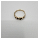 Lot 104 10k Black Hills Gold Women Leaf Motief Ring