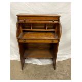 NISIDE VIEW CHILDS DESK