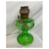 GREEN ALADDIN LINCOLN DRAPE OIL LAMP