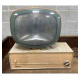 EARLY PHILCO TV PREDICTA MOD,.