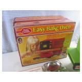 (D-2) Vintage Easy-Bake Oven with A...