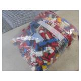 (D-3) Legos - Jumbo Size Hefty Zip-...