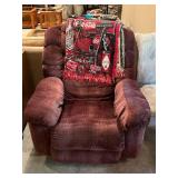 BASEMENT - Plush Recliner Chair with Coca-Cola Themed Frayed Throw Blanket