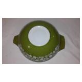 Vintage Pyrex Nesting Bowls Green/White.