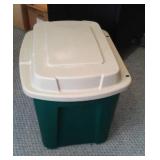 20-Gallon Stor N Tote with Contents