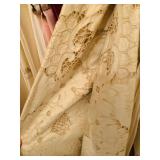 Large Selection of Various Sized Vintage Linens