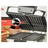 New Black and Decker 3 in 1 Waffle Maker / Griddle