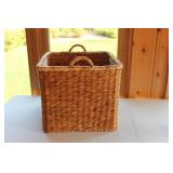 Wicker Storage Basket with 4 Decorative Coasters