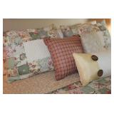 Quilted Bedding Set with Decorative Pillows