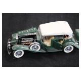 1938 Cadillac V-16 Diecast Metal Collectible 1:24 Scale