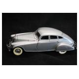 1933 Pierce Silver Arrow Diecast Metal Collectible 1:24 Scale