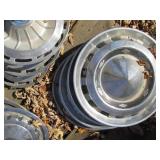 Misc lot of Vintage Chevy hubcaps...