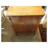 Vintage Wood Single door sewing mac...