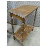 ENGLISH STYLE CHAIR WITH SIDE TABLE