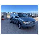 2000 Toyota Sienna LE