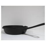 Brand New IWACHU Cast Iron 9.5" Skillet