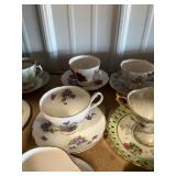 Lot of Cup & Saucers