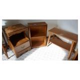 3 small tables/bookcases