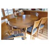 Very Nice Dining Room Table with 6 chairs by Dinec of Canada