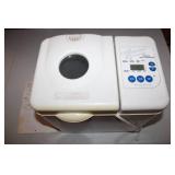 West Bend Automatic Bread & Dough Maker - America