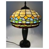 NEW IN THE BOX - QUOIZEL Stained Glass Style Double Light Lamp