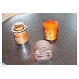 Set of 2 Scented Candles with Decorative Coasters - Santal Woods & Pumpkin Woods