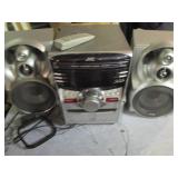 JVC bookshelf stereo and speakers w...