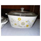 Vintage Corning Ware Yellow Daisy Floral Bouquet 10 Inch Casserole With Lid 2 1/2 Quart Casserole