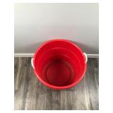 18 Gallon Rope Handle Tub