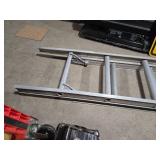 Aluminum Extension Ladder 12 Feet when Not extended