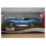 Revell 69 Corvette Convertible 1:18 Die Cast Model Car