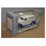 Ertl 1938 Panel Truck Die Cast Coin Bank