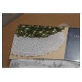 Jaclyn Smith 52" Tree Skirt