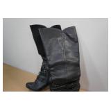 Ladies Heeled Boots -Size