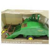 Ertl John Deere 1940 12A Combine 50th Anniversary 1991 1/16th Scale