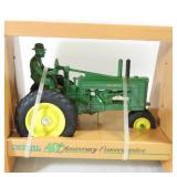 Ertl 40th Anniversary Commemorative Tractor 1986 1/16th Scale