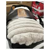 New FRYE Channel 3-piece Faux Fur Comforter Set - White / Beige - Queen