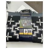 New PENDLETON Outdoor Packable Blanket - Otero Multi - gray/black/white