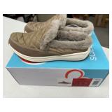 New Womens Baretraps Gemma Spring / Winter Faux Fur Lined Shoes / Mules / Slippers Size 6.5 Taupe