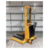 ULINE H-5439 Semi-Electric Straddle Stacker