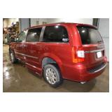 2014 CHRYSLER TOWN AND COUNTRY MOBILITY VAN