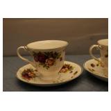 Set of 2 Vintage Floral Teacups with Saucers