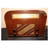 Vintage Philco Wooden Table Radio Model 37-611