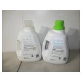 Set of 2 Laundry Detergent - Fresh Linen & Free & Clear - up&up