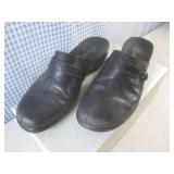 (CS) Pair of Clarks Black Shoes Siz...