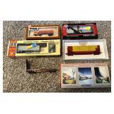 (5) HO Scale Model Train Cars and Truck by Con-Cor, Wakthers, Model Power, Tyco