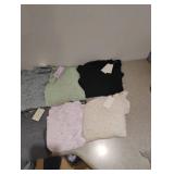 8 NEW WOMEN’S SWEATERS SIZE SMALL