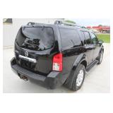 2012 Nissan Pathfinder 4x4 LE4dr SUV