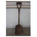 short shovel