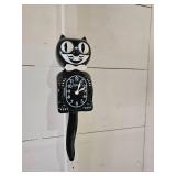 Playful Kit-Cat Clock